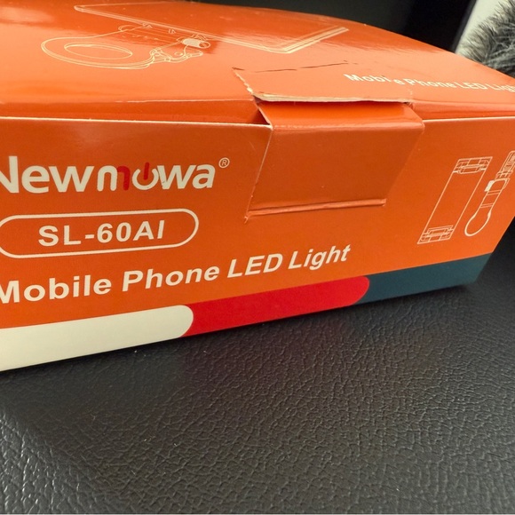 ✨✨ Vlogging Kit RØDE VideoMicro Mic + Newoma LED Mobile Light LIKE NEW EUC - Picture 2 of 4